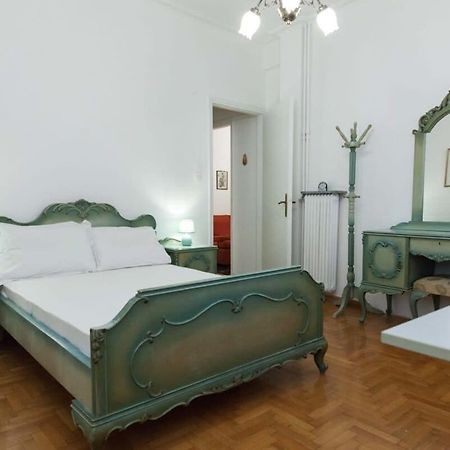 Charming Vintage 2Br Apartment With Balcony In Koukaki Атина Екстериор снимка