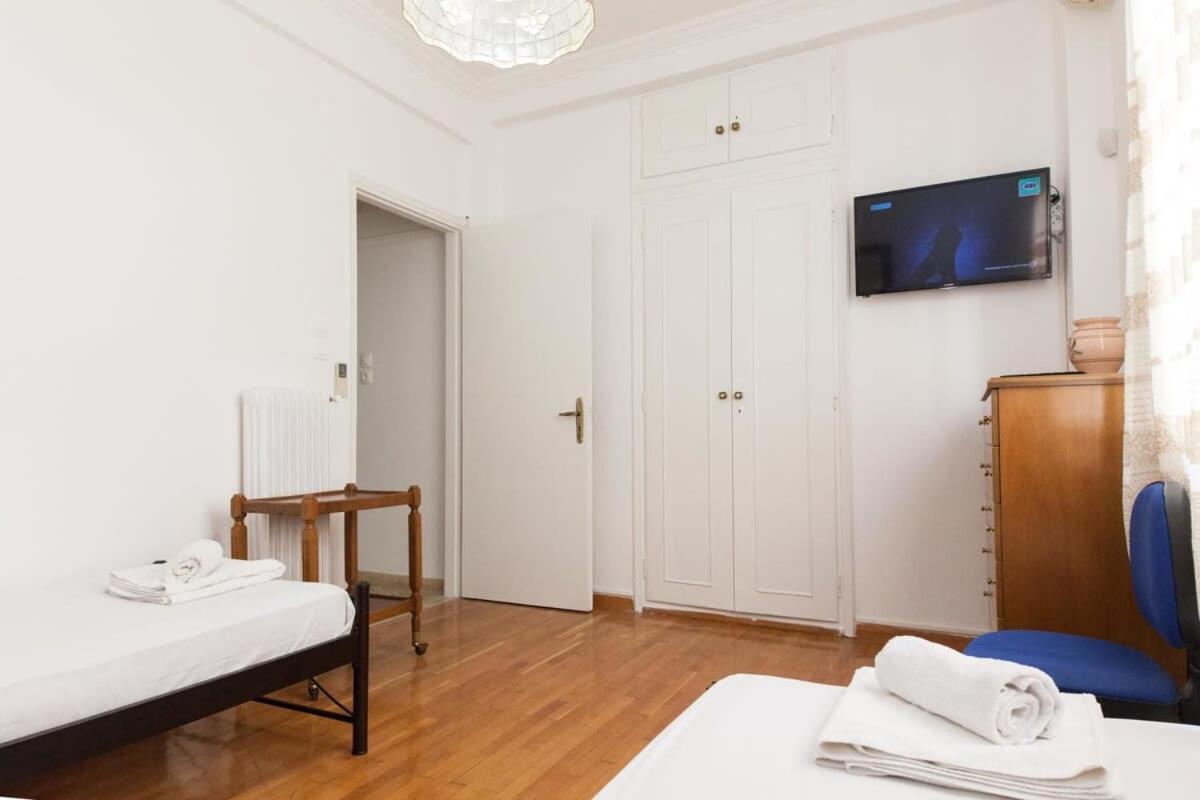 Charming Vintage 2Br Apartment With Balcony In Koukaki Атина Екстериор снимка