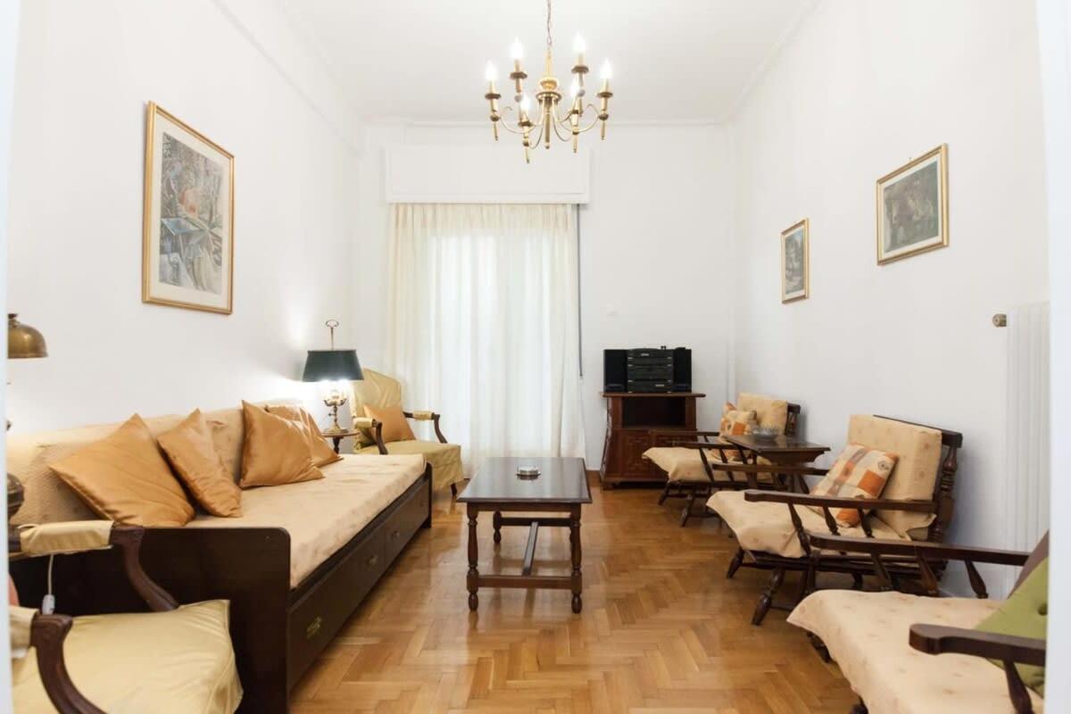 Charming Vintage 2Br Apartment With Balcony In Koukaki Атина Екстериор снимка