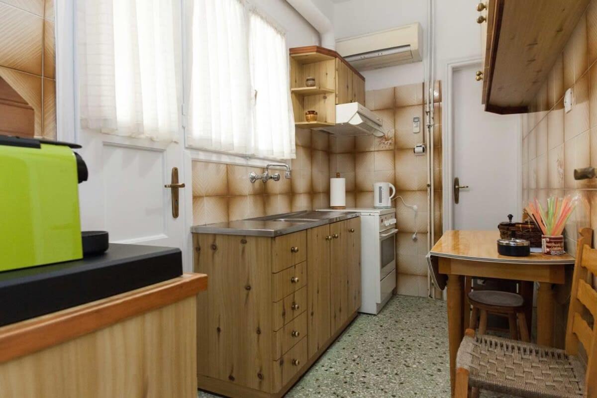 Charming Vintage 2Br Apartment With Balcony In Koukaki Атина Екстериор снимка